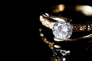 GOLD JEWELLERY IS NOT OLD-FASHIONED. YOU’RE STYLING IT WRONG